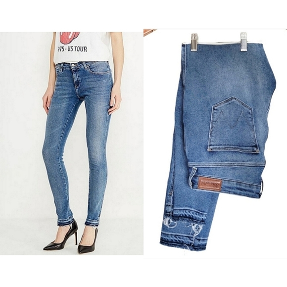 Wrangler Distressed Raw Hem Skinny Jean 30x30 - Picture 12 of 12